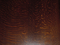 Detail quarter-sawn white oak grain in top.